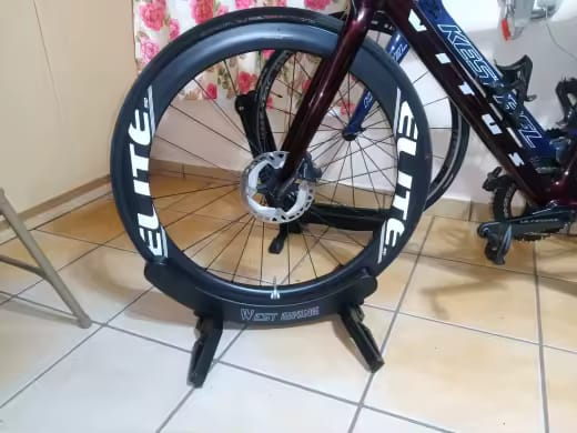 Customer photo review of Verstellbarer, tragbarer Fahrradständer & Aufbewahrungsständer