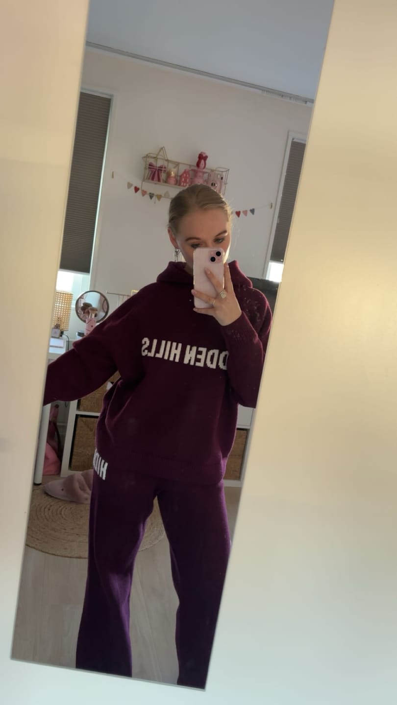 Customer photo review of KNIT HOODIE DARK PLUM