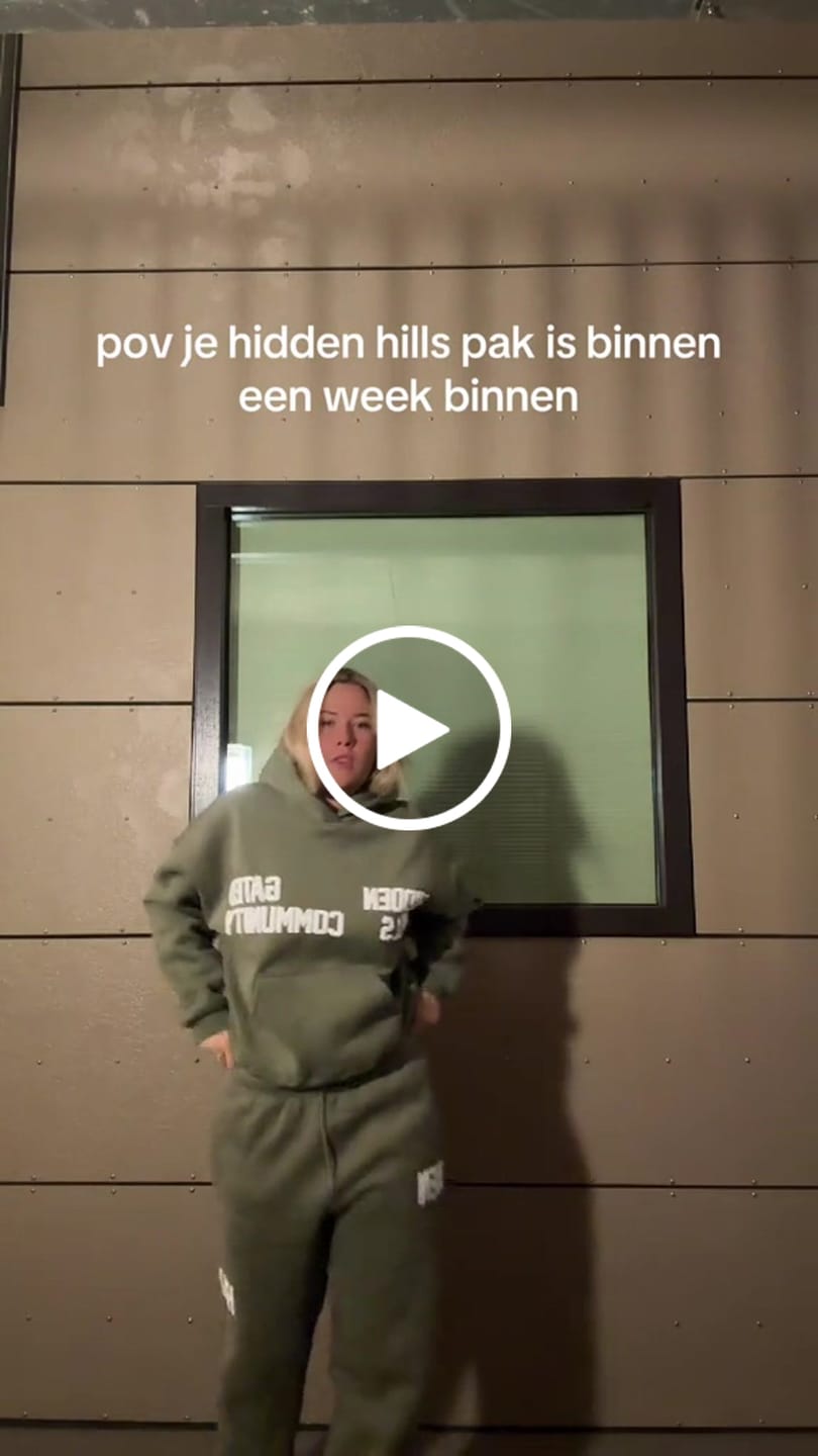 Customer video review of GATED COMMUNITY HOODIE SAGE