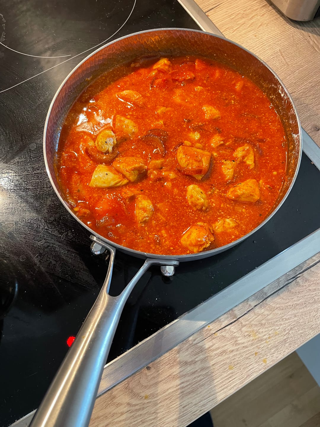 Customer photo review of Gehämmerte Titanpfanne mit hohem Rand