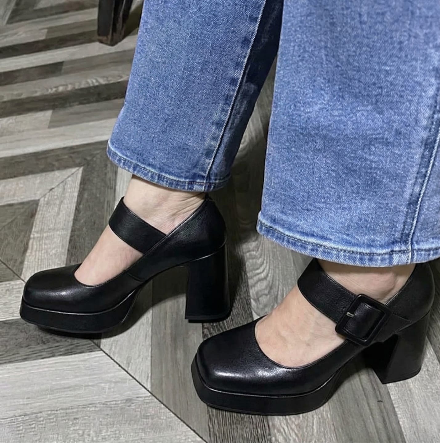 Customer photo review of Claudia Black