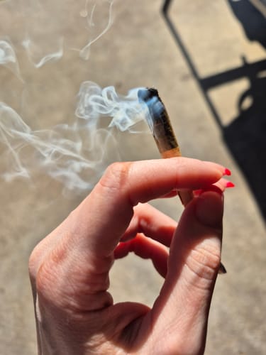 Customer photo review of THCA BLUEBERRY MUFFIN DONUTS