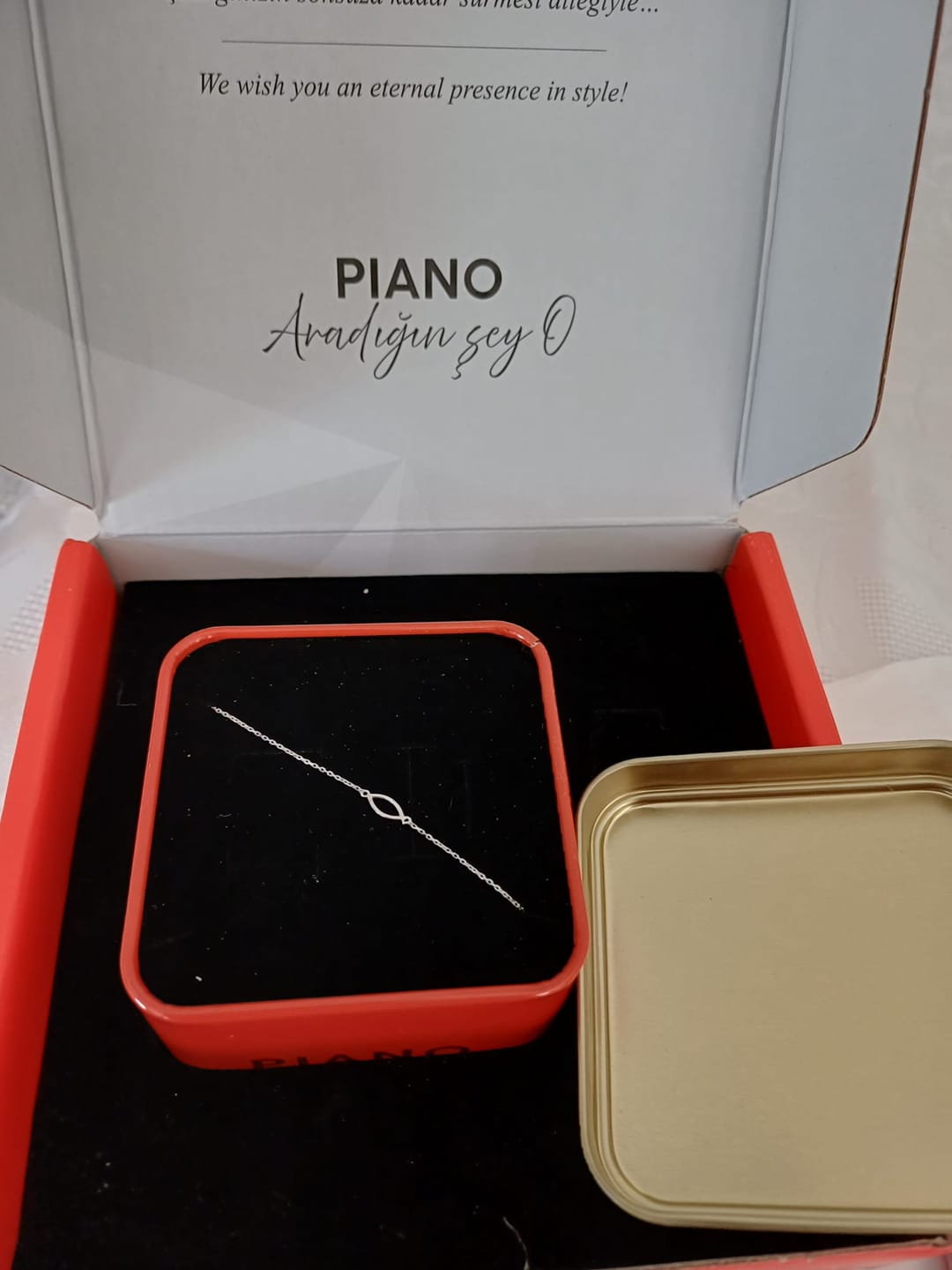 Customer photo review of Minimal Stilize Göz Altın Zincir Bileklik