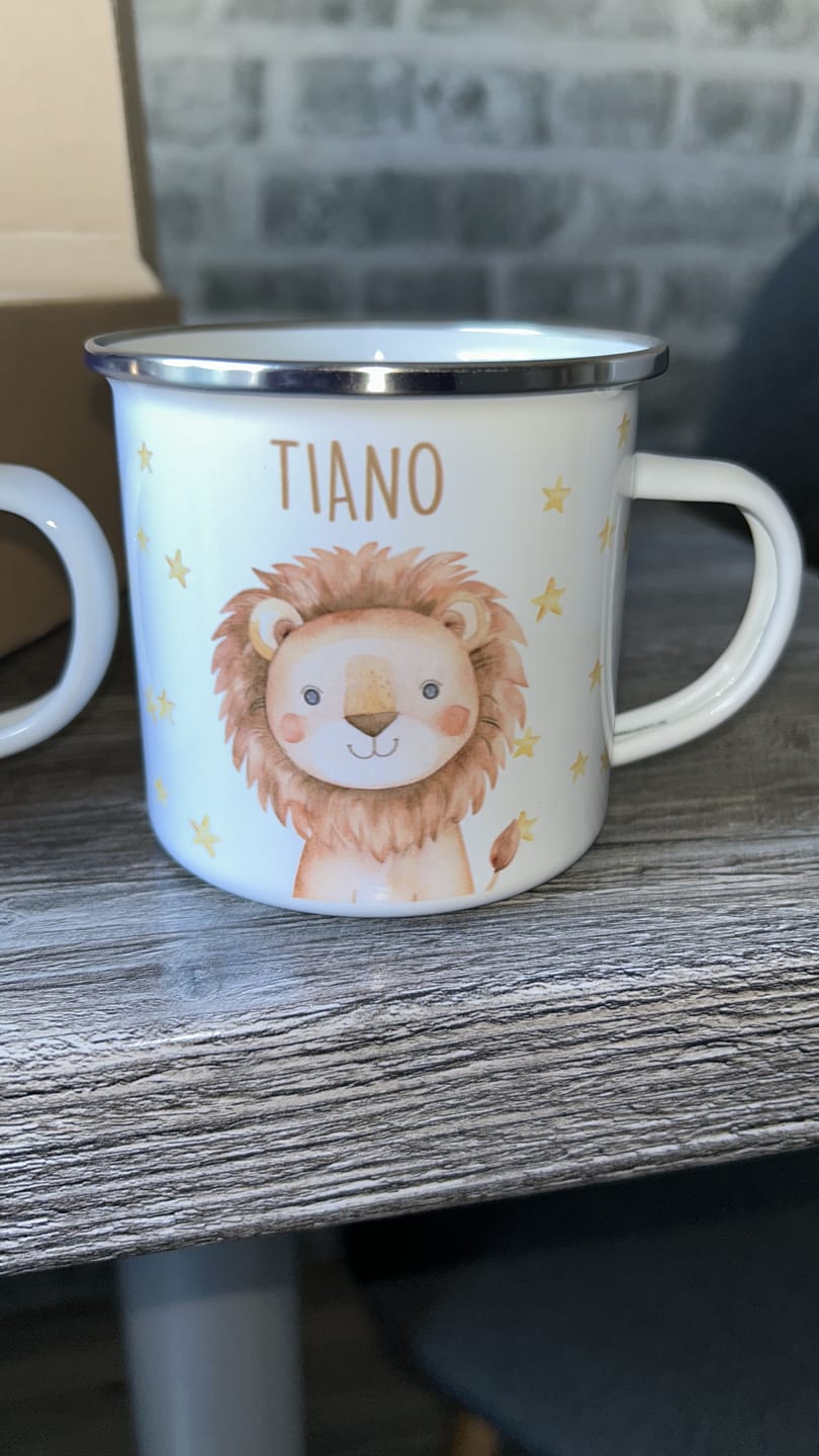 Customer photo review of Emaille Tasse personalisiert - Löwe mit Sternen