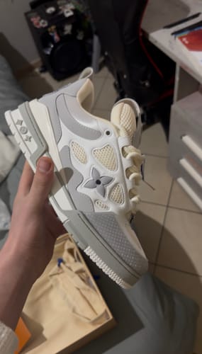 Recensione con foto di un cliente su Sneakers LV Skate Grigia/Bianca