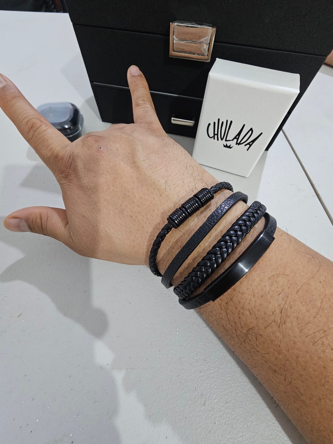 Customer photo review of Pulsera Sequel - Piel Natural