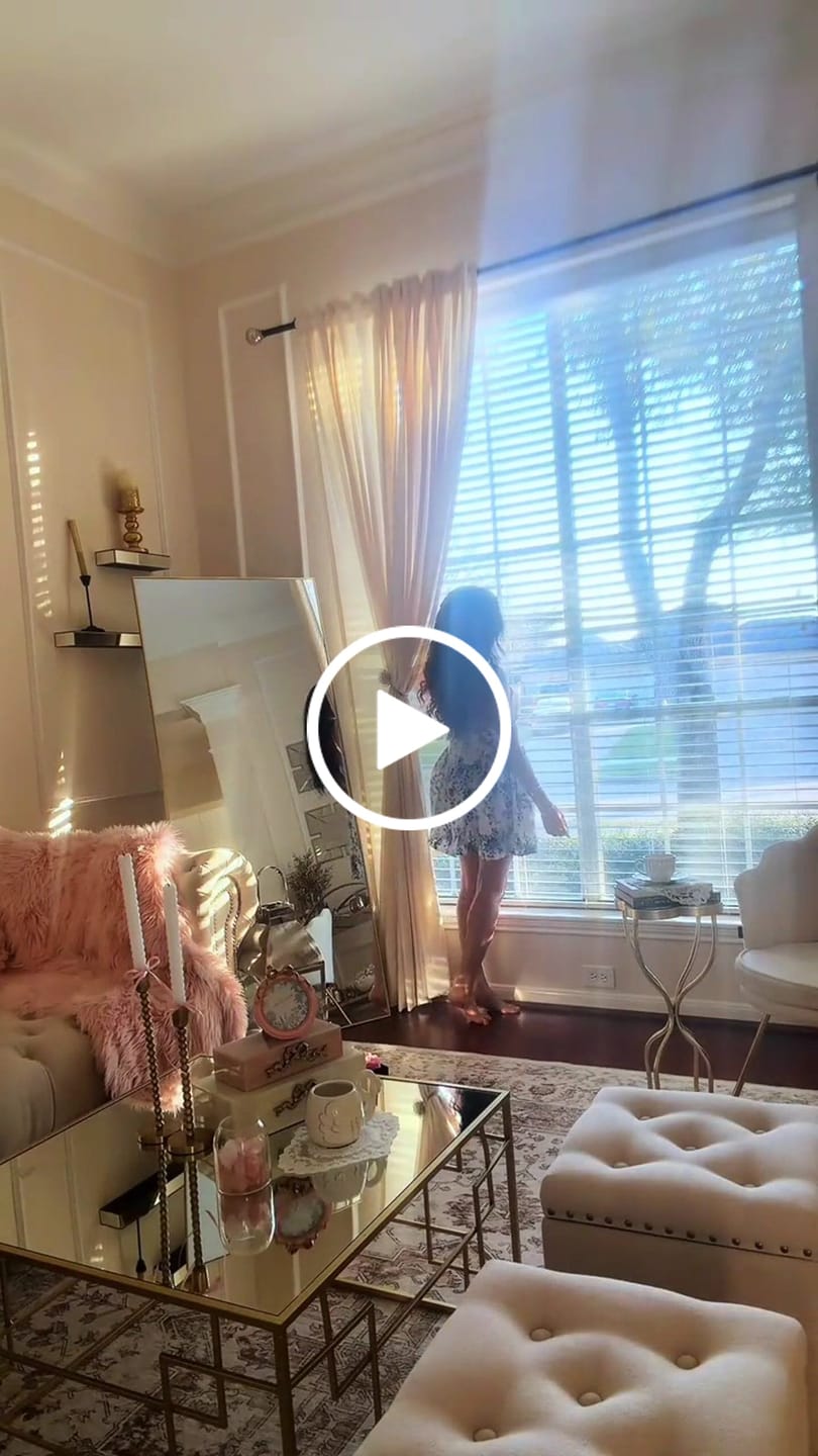Customer video review of The Olfactory Library: 32pcs Fragrance Discovery Set