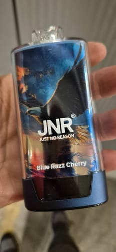 Customer photo review of JNR - Falcon Pro - 28000 Bouffées - 2% de nicotine - Puff Jetable / Vape Disposable