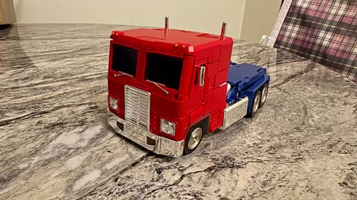 Customer photo review of Magic Square MS-Toys MS-02Ultra MS02Ultra Light of Peace ( Optimus Prime 2.0 Version) MP Size 2025 Ultra Version 25cm / 9.8"
