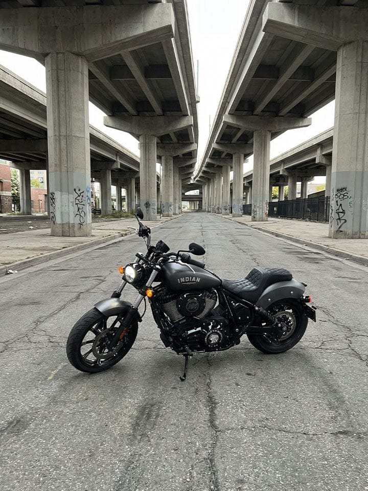 Customer photo review of Iron Born Diamond Stitch Indian Chief Dark Horse 2-Up Seat Black