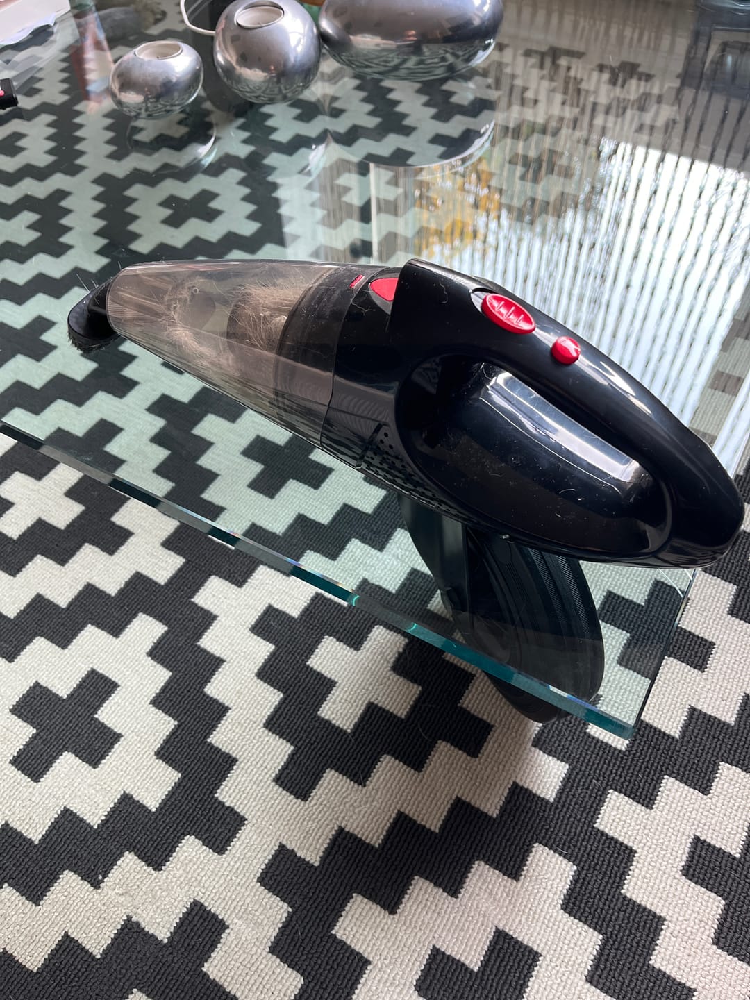 Customer photo review of Aspirateur à main V1 Pro - Moteur ultra- puissant 33 000 tr/min pour une performance exceptionnelle