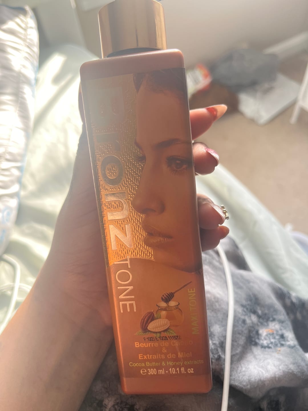 Customer photo review of Bronz Tone Maxi Tone Fade Milk With Cocoa Butter & Honey 10.1oz (Big size)