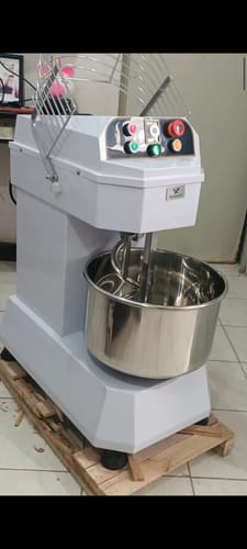 Customer photo review of Amasadora Industrial de 20 litros con Tazon de Acero Inoxidable