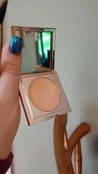 Customer photo review of Undereye Corrector