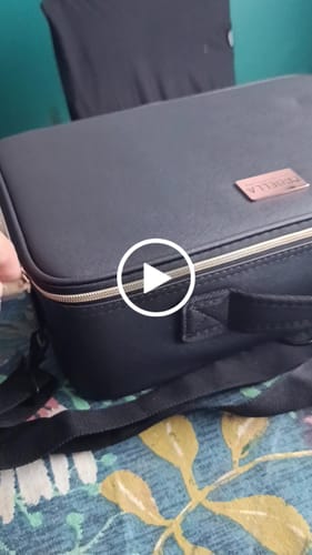 Customer video review of Maleta de maquillaje portable con espejo, luces y correa