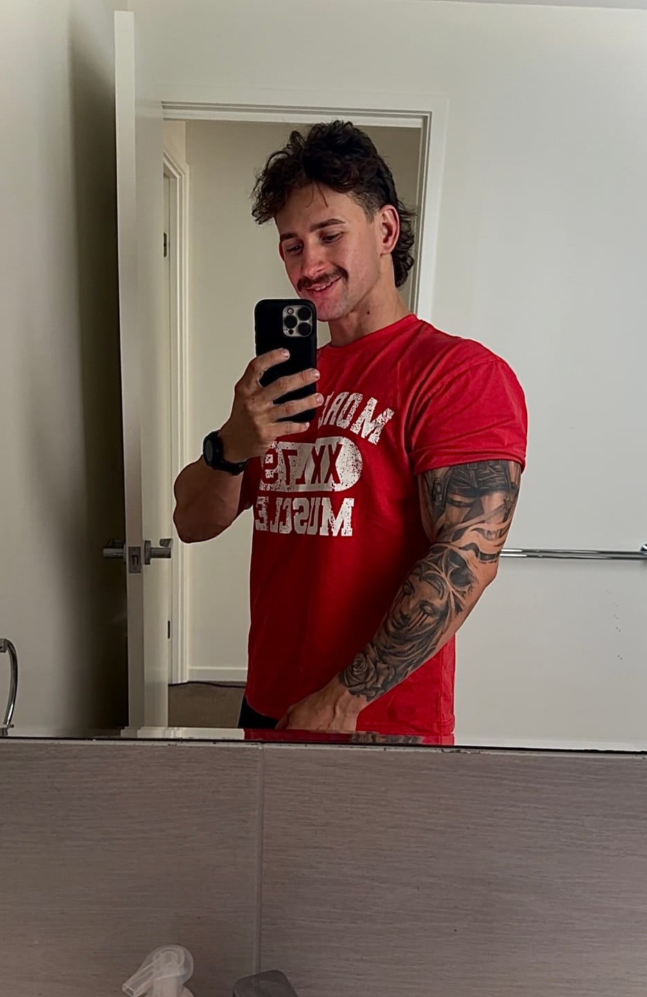 Customer photo review of Relaxed Fit Gym Tee - Red