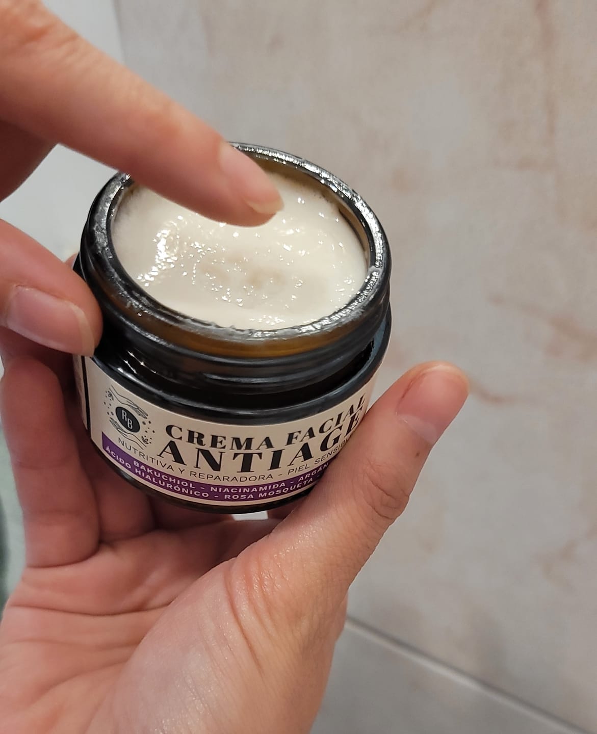 Customer photo review of ¡Nuevo! Crema Facial Antiage Piel Sensible