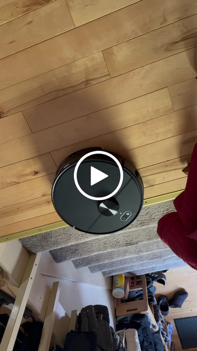 Customer video review of Robot Vacuum V8 Pro – Fully Automatic Cleaning with Mopping Function, Intelligent Navigation & App Control