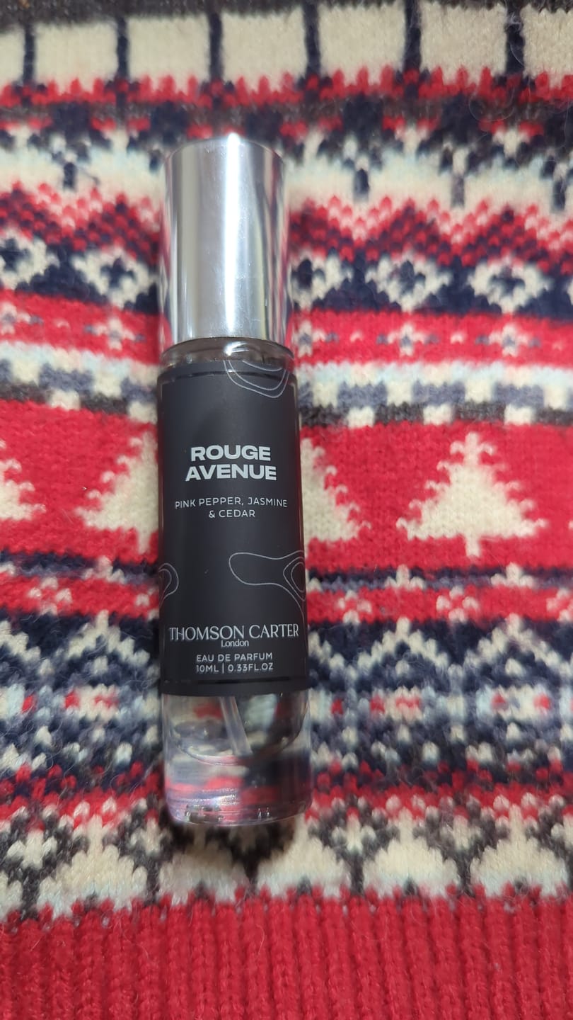 Customer photo review of Rouge Avenue | Eau de Parfum