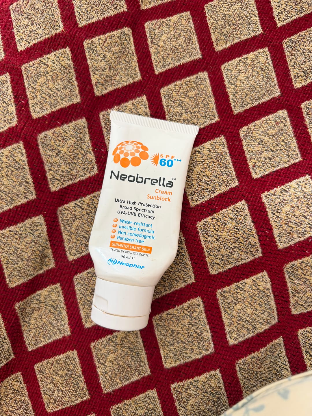 Customer photo review of Neobrella Sunblock Cream SPF60 PA+++