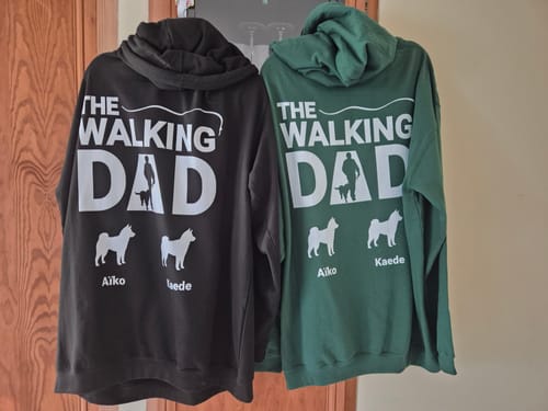 Customer photo review of The Walking Dad - Sweat à capuche personnalisé