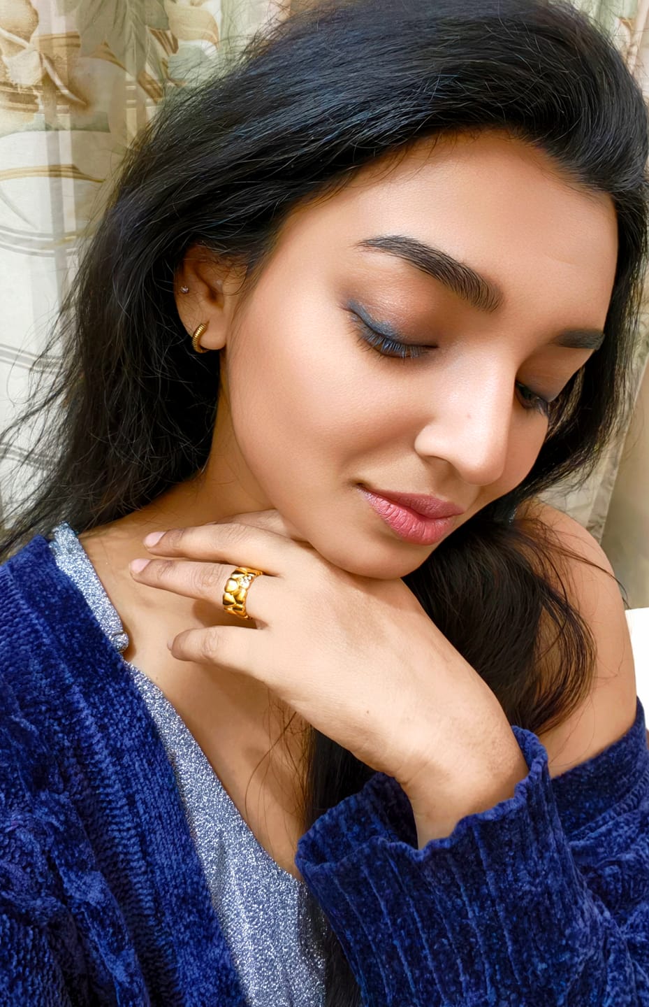 Customer photo review of Gold Hearts Band Ring