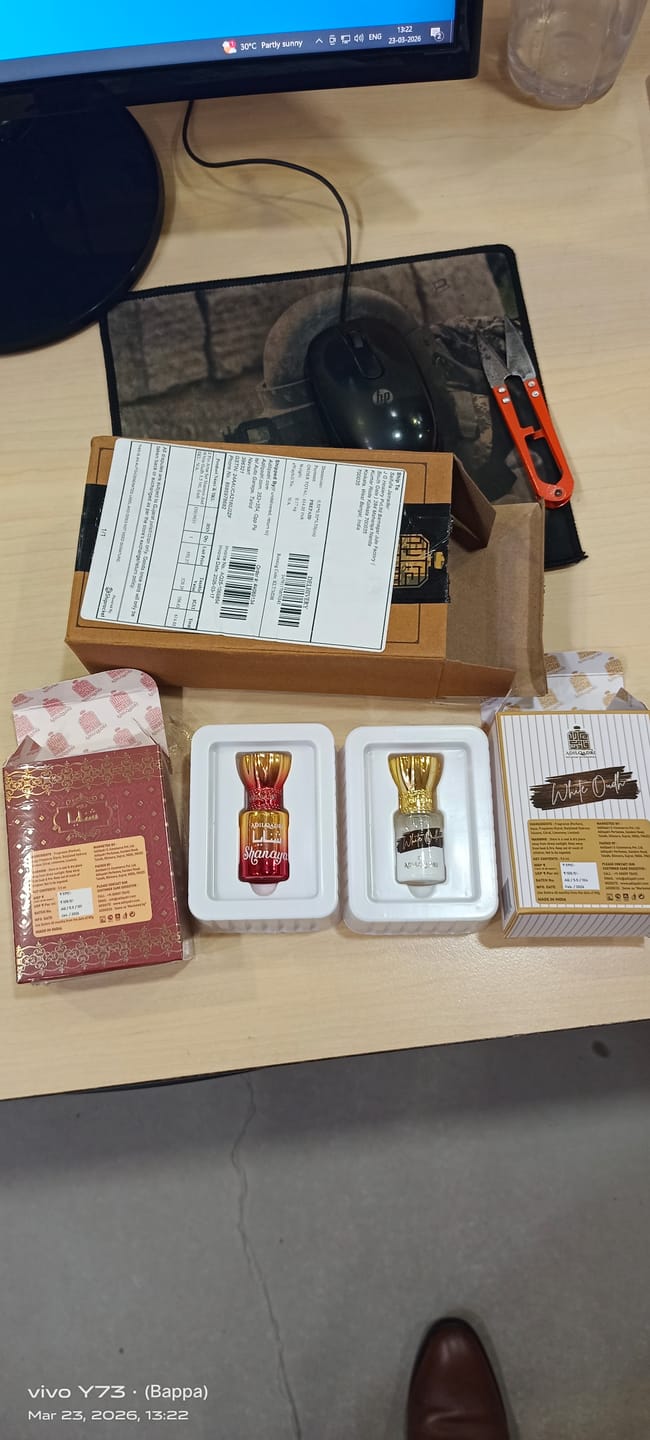 Customer photo review of 2 Pcs Attar Set Shanaya And White Oudh 5.5 Ml Each