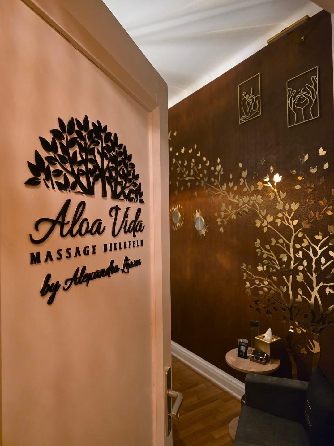 Customer photo review of 3D Logo aus Acrylglas & Holz | Individuelle Wandwerbung & Firmenschilder