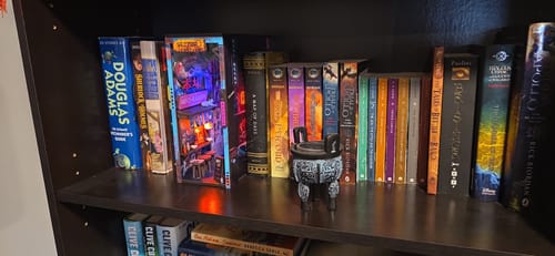 Customer photo review of Neo Ramen MiniAlley – A Cyberpunk DIY Diorama Booknook