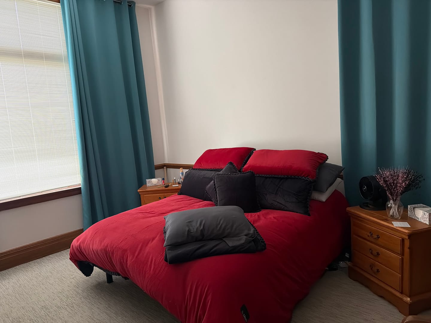 Customer photo review of Amorgos Fine Velvet Bedding Set