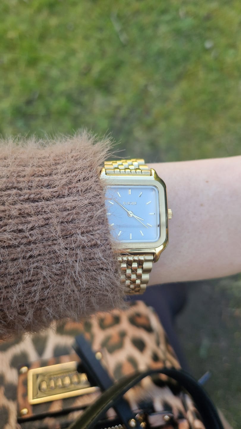 Customer photo review of Macy Gold White