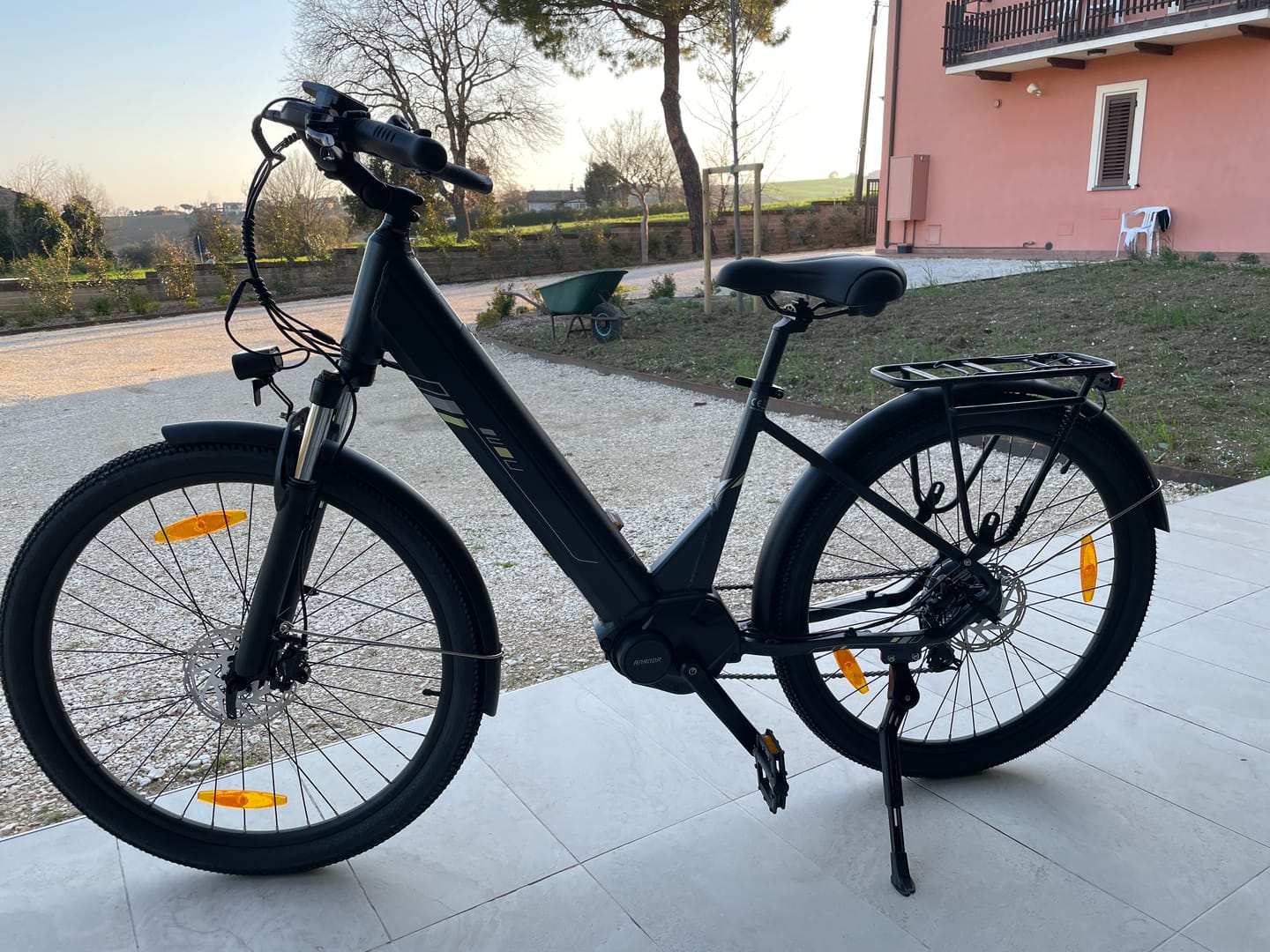 Customer photo review of Touroll Urbano 3 Mid-Drive Electric Bike