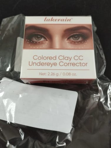 Customer photo review of Undereye Corrector