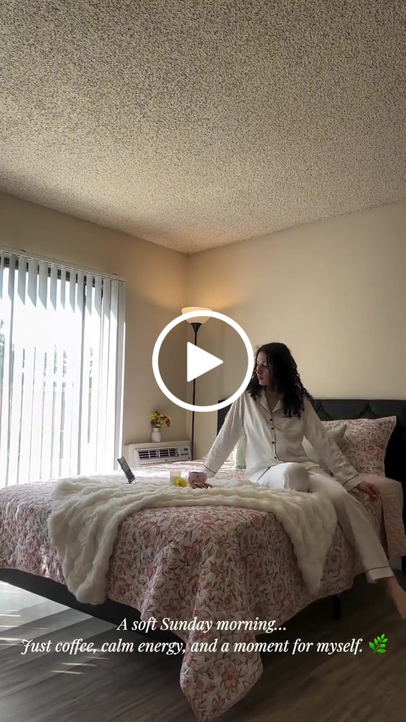 Customer video review of The Olfactory Library: 32pcs Fragrance Discovery Set