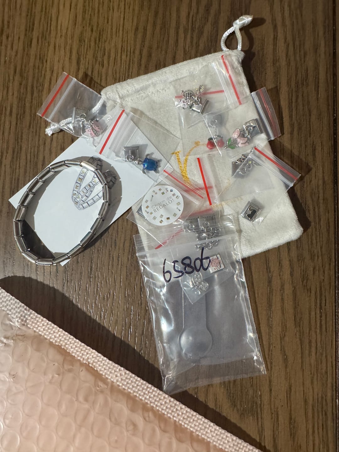 Customer photo review of Bolsa de Terciopelo