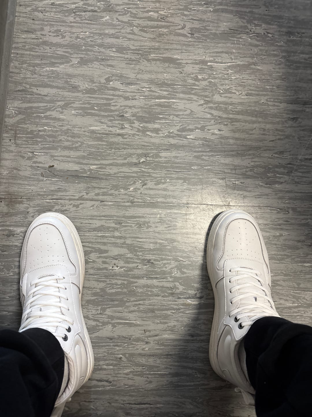 Customer photo review of ELEVATESHOES CASUAL HIGH 2.0