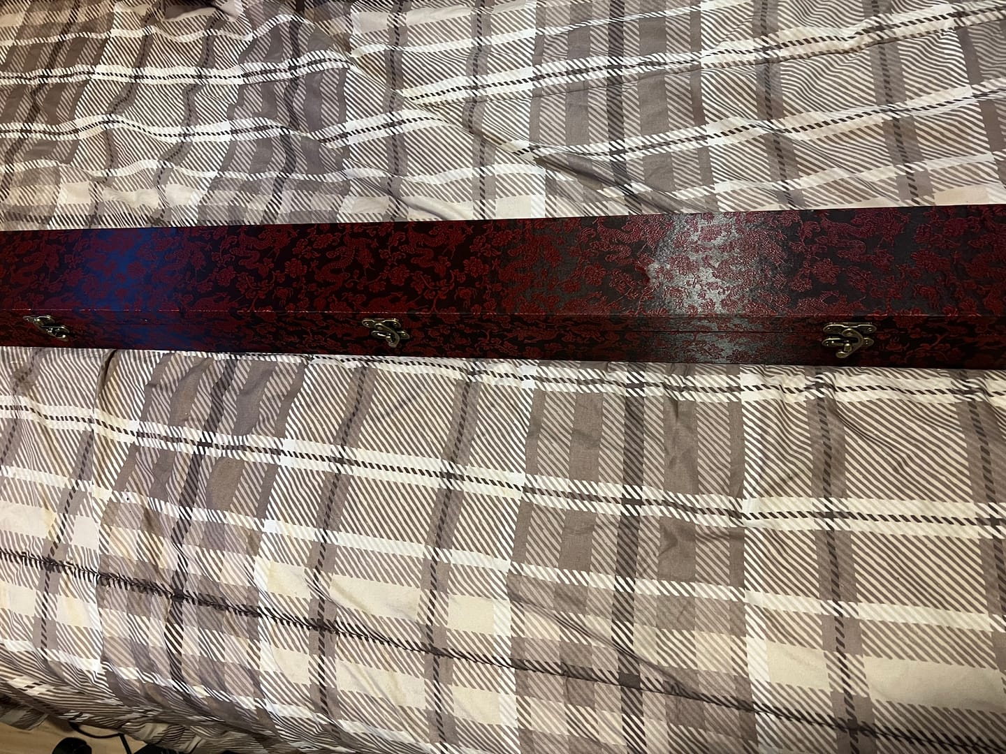Customer photo review of Red Brocade Katana Gift Box – Black Floral Patterns