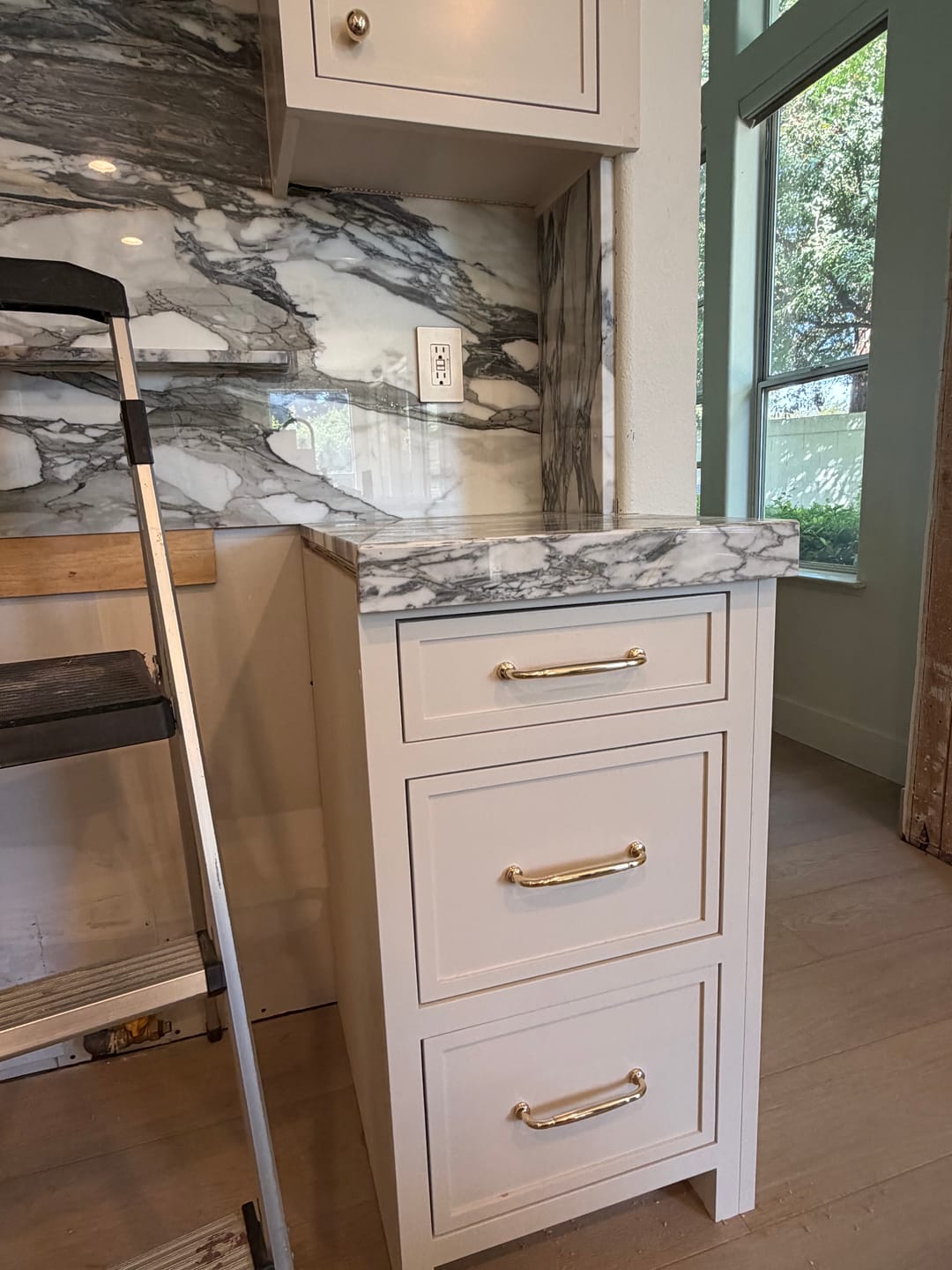 Customer photo review of Classic Cabinet Pulls with Backplate - Unlacquered Brass Polished