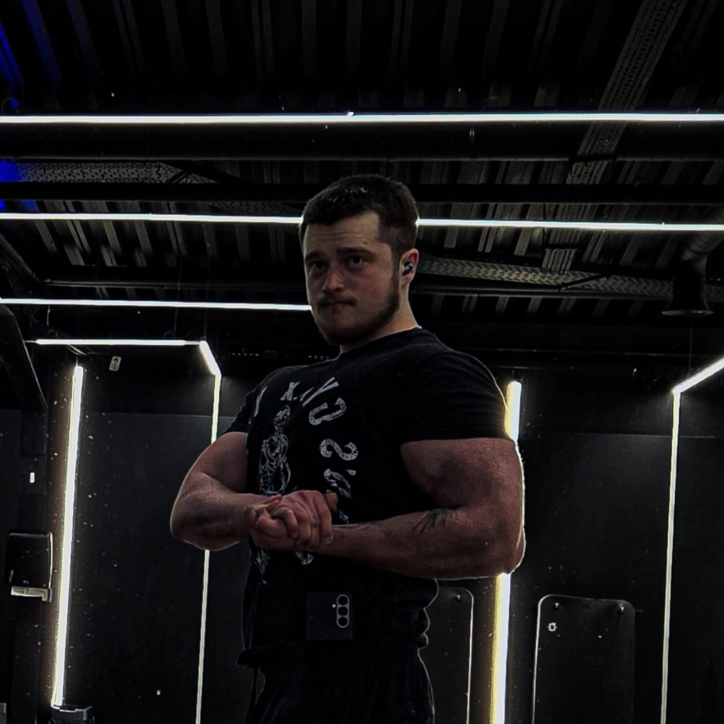 Customer photo review of 4206 - Gold's Gym Heather Tees