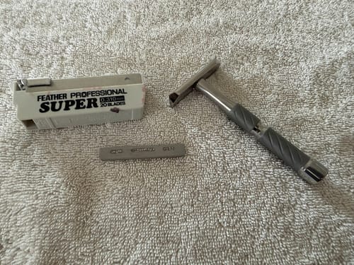 Customer photo review of Feather ProSuper Artist Club Blades - 20 Pack