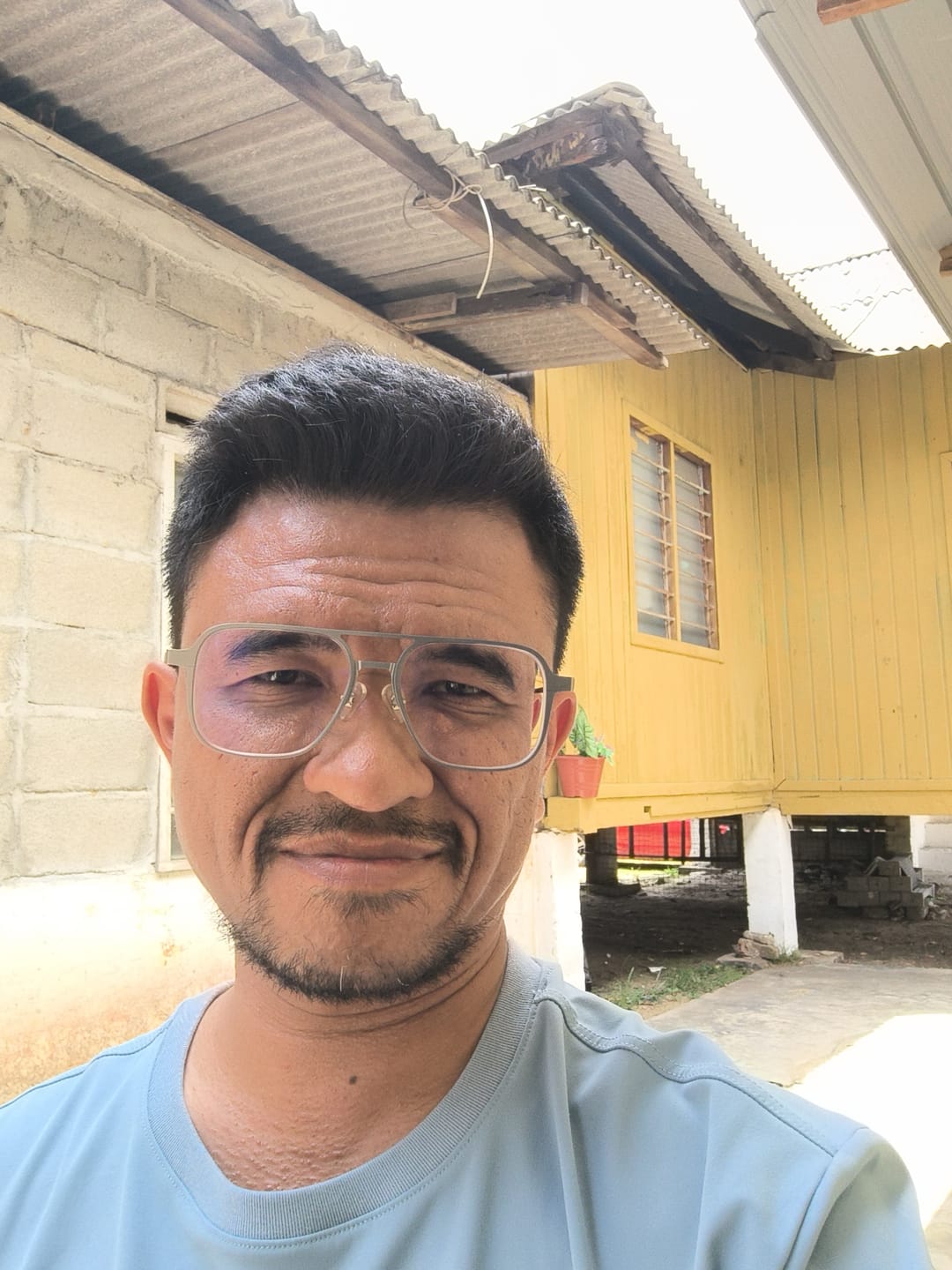 Customer photo review of Arnold | Titanium Magnetic Clip-on Eyeglasses Sunglasses | ZanyLen Best Sellers