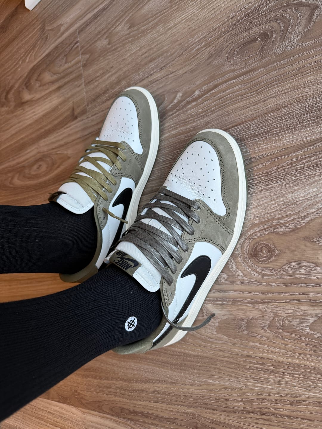 Customer photo review of Air Jordan 1 Retro Low "Medium Olive" - Men's