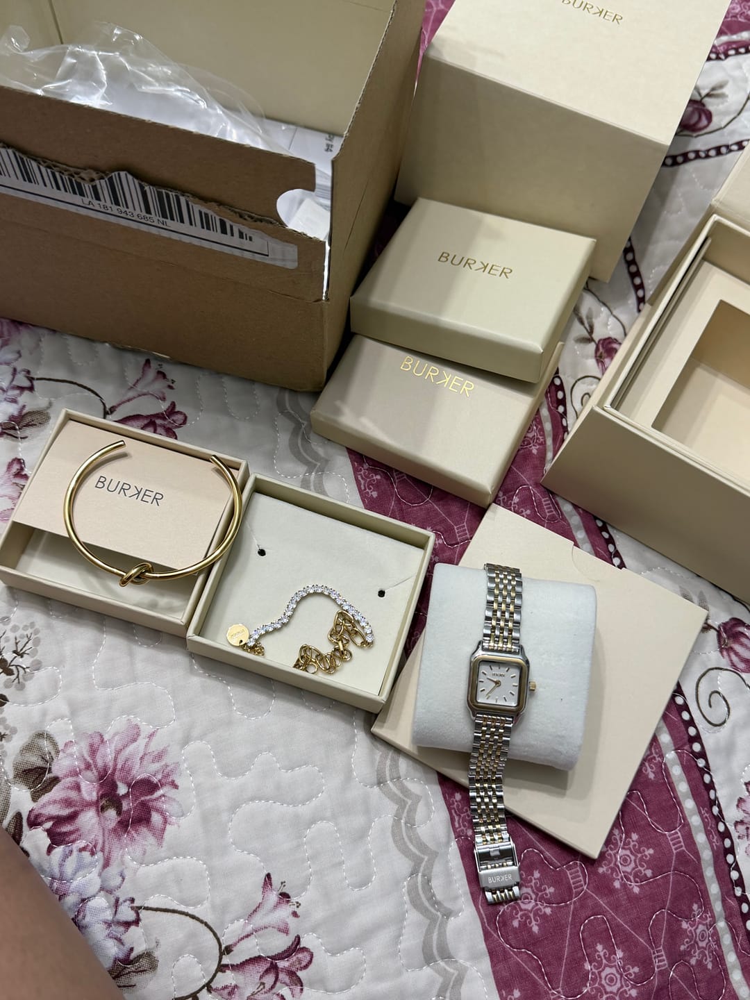 Customer photo review of Eternity Gold Bracelet