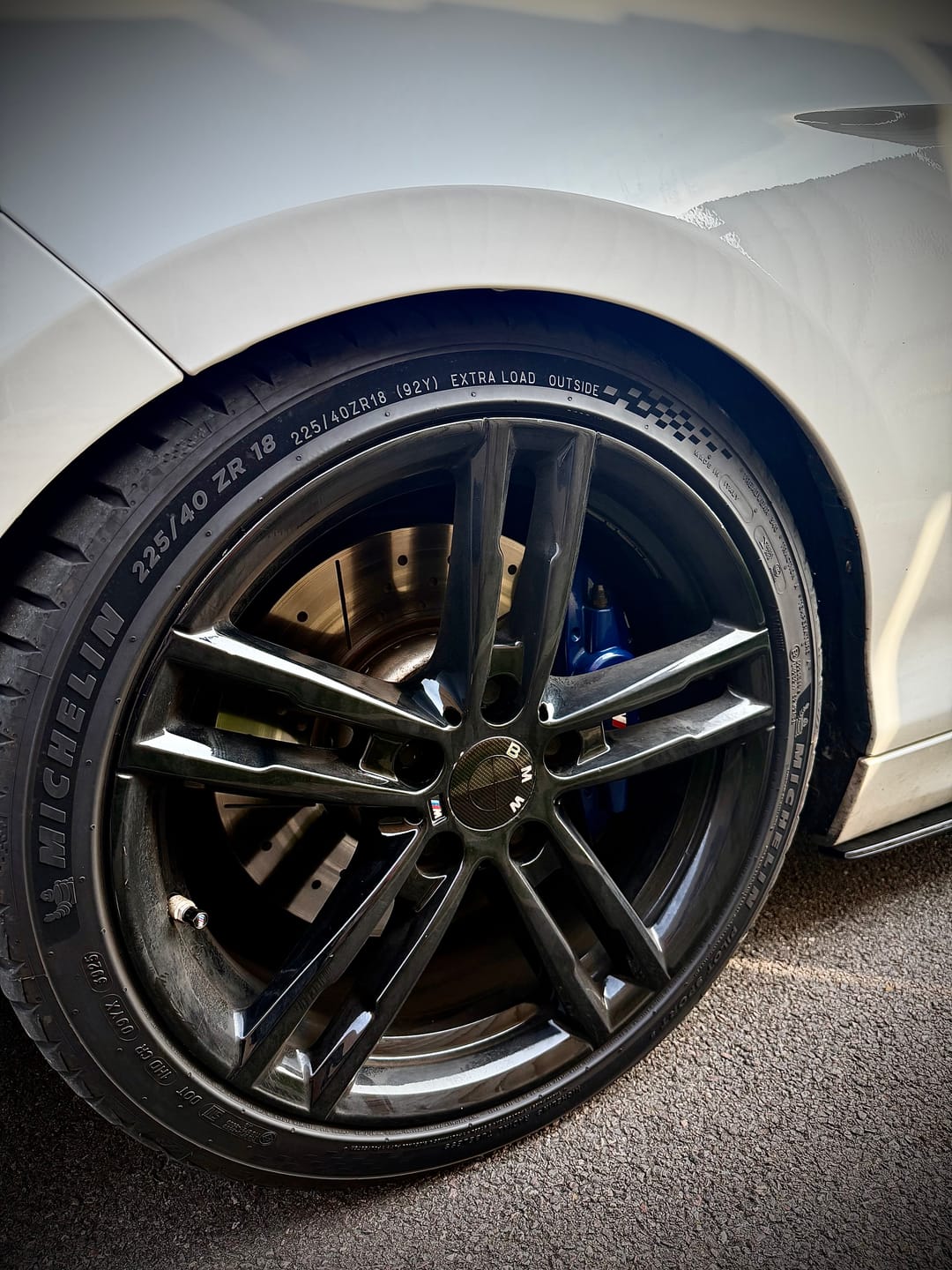 Customer photo review of BMW BLACK EMBLEM BADGE V2