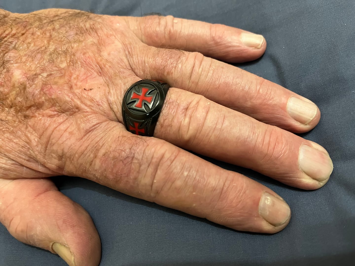 Customer photo review of Christianartworkshop Black & Crimson Faith Armor Templar Cross Signet Ring