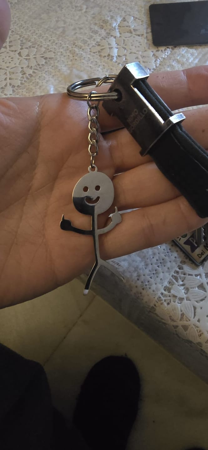 Customer photo review of Que te den | Llavero | Equannt