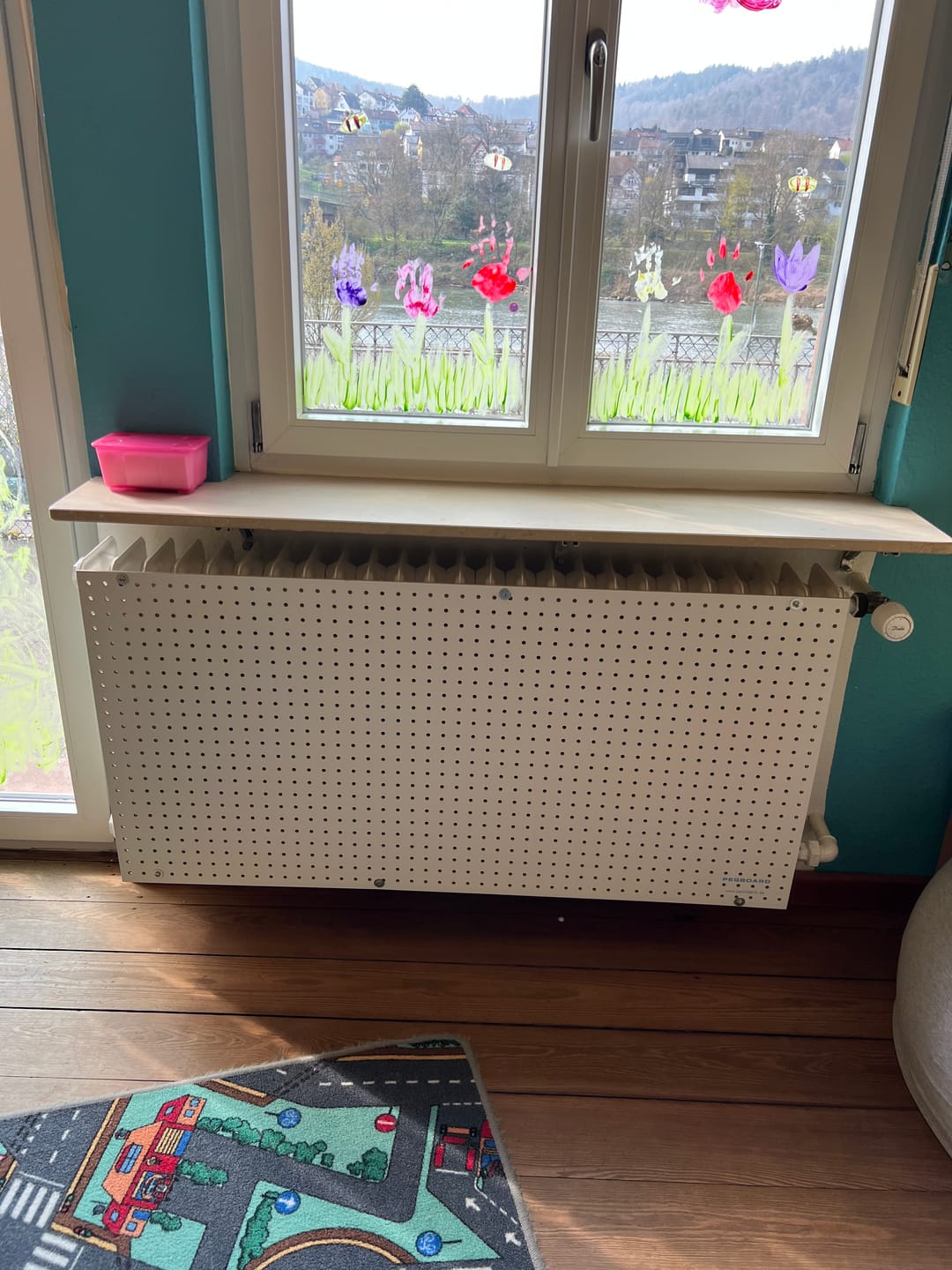 Customer photo review of Werkzeugwand aus Holz - 120 x 60 x 0,5 cm - Lochung Ø7 mm Abstand 25,4 mm - MDF weiß lackiert