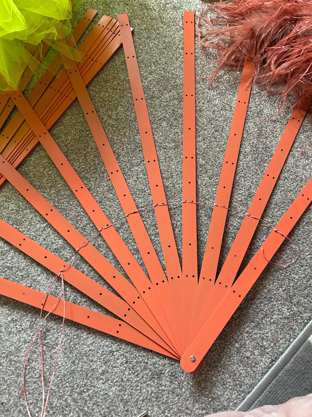 Customer photo review of 62 cm boa waterfall fan staves Metal aluminum staves Set of 10 & Hardware Assembly Kit