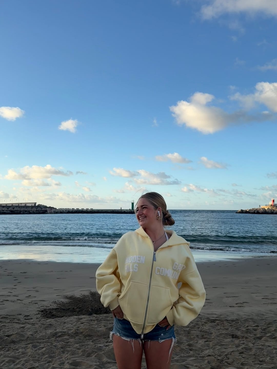 Customer photo review of GATED COMMUNITY ZIP HOODIE BUTTER YELLOW