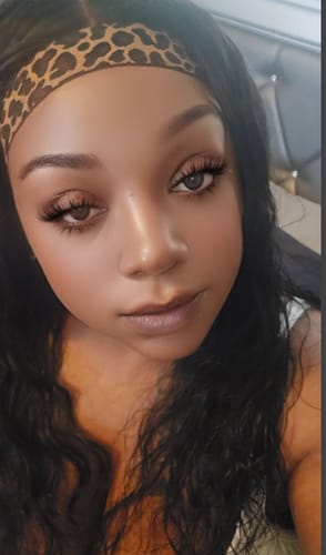 Customer photo review of Flash Sale Wavymy Wear Go Glueless Lace Wigs Pre-cut HD Lace Wigs Human Hair Pre-plucked Natural Hairline 180% Density